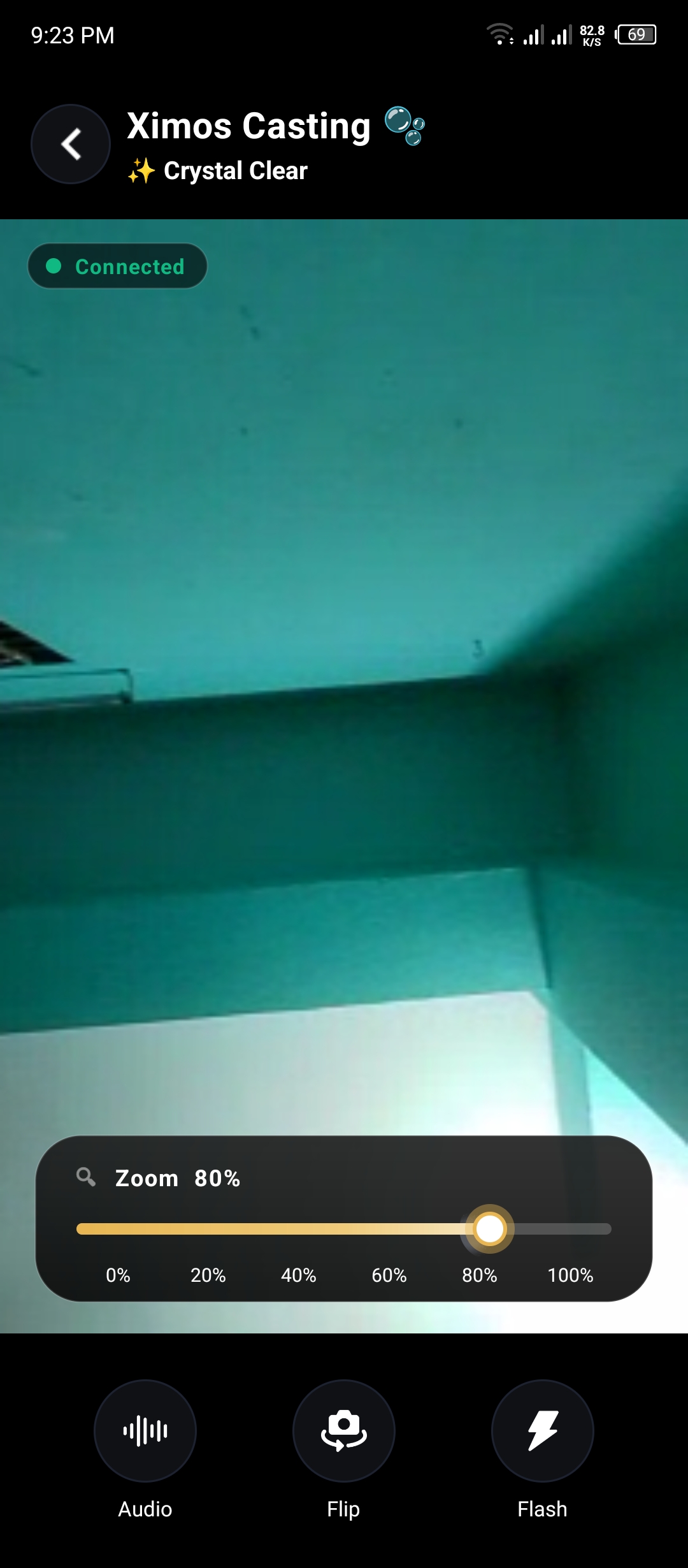 Screenshot of Smart Zoom panel and focus lock badge in Ximos camera cast
